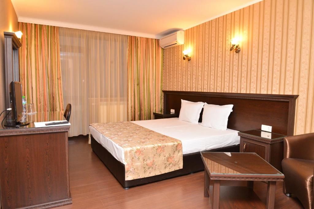 Отели типа «постель и завтрак» Chateau-Hotel Trendafiloff Chirpan-39
