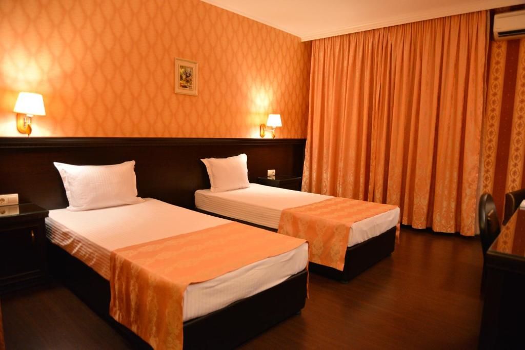Отели типа «постель и завтрак» Chateau-Hotel Trendafiloff Chirpan-40