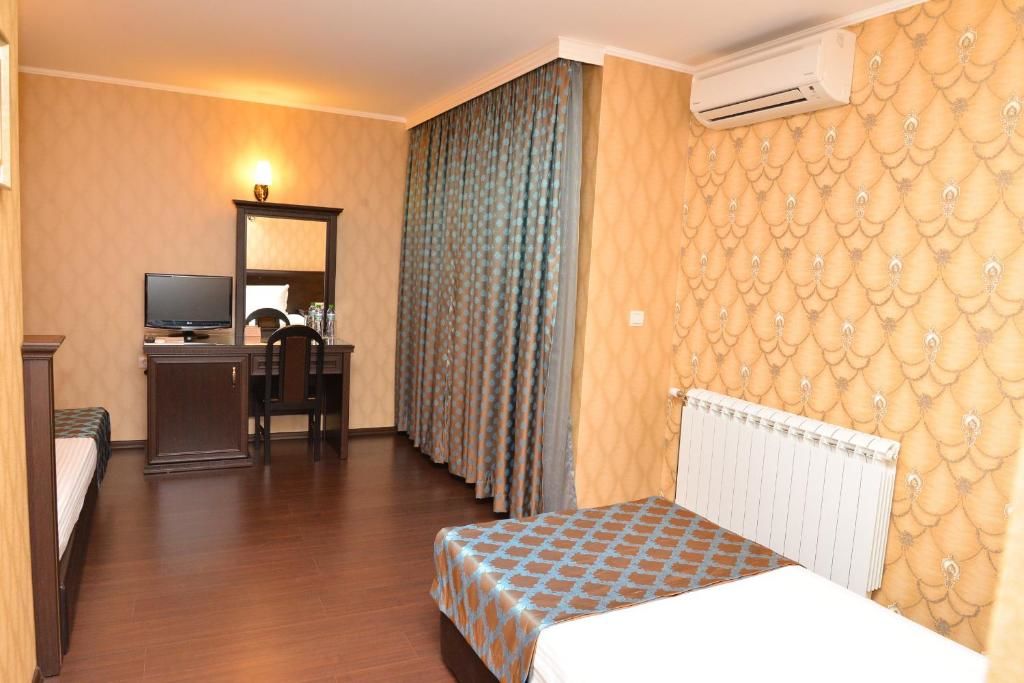 Отели типа «постель и завтрак» Chateau-Hotel Trendafiloff Chirpan-41