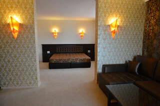 Отели типа «постель и завтрак» Chateau-Hotel Trendafiloff Chirpan Люкс-1