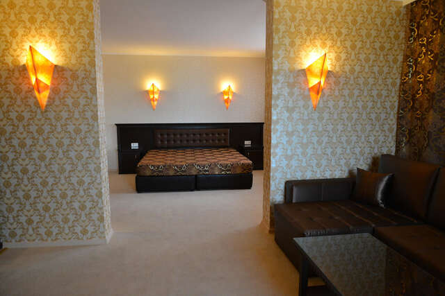 Отели типа «постель и завтрак» Chateau-Hotel Trendafiloff Chirpan-9
